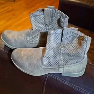 Roxy boots size 7.5 only worn maybe twice super comfy